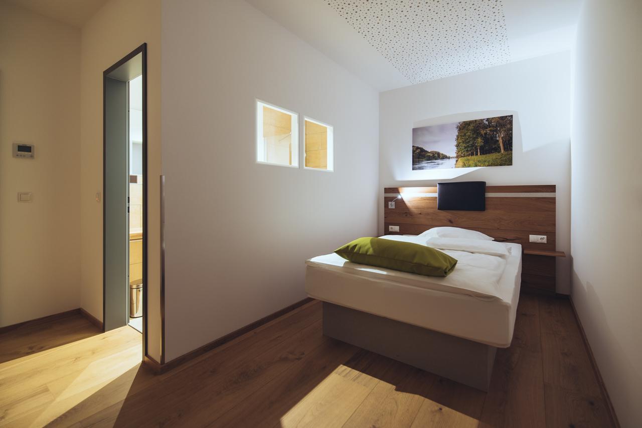Aparthotel Nah Dran Дингольфинг Экстерьер фото