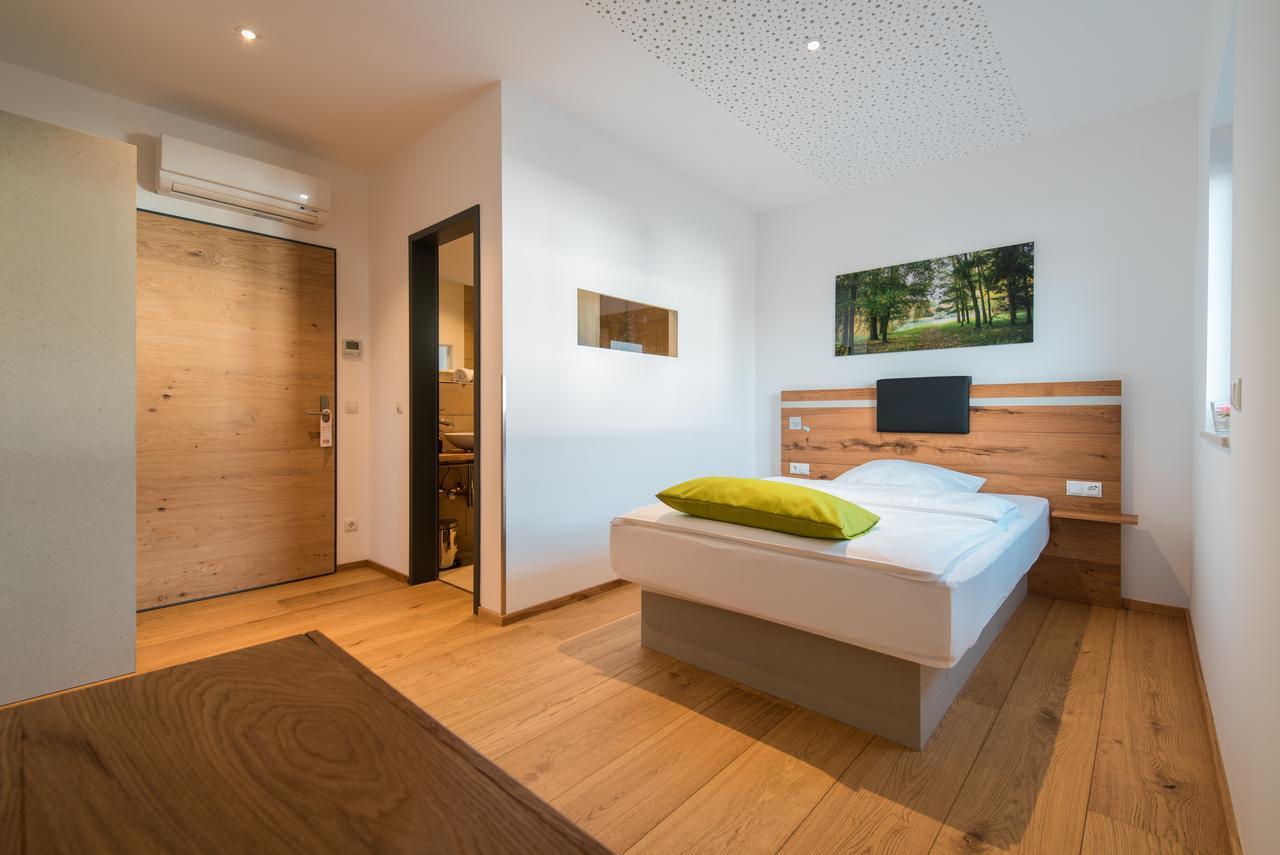 Aparthotel Nah Dran Дингольфинг Экстерьер фото